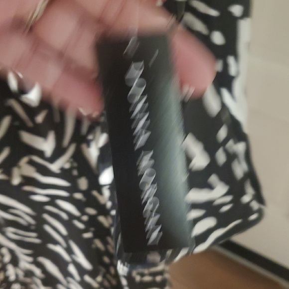 Donna Morgan Black and White Long Sleeve Dress NWT - Picture 5 of 11